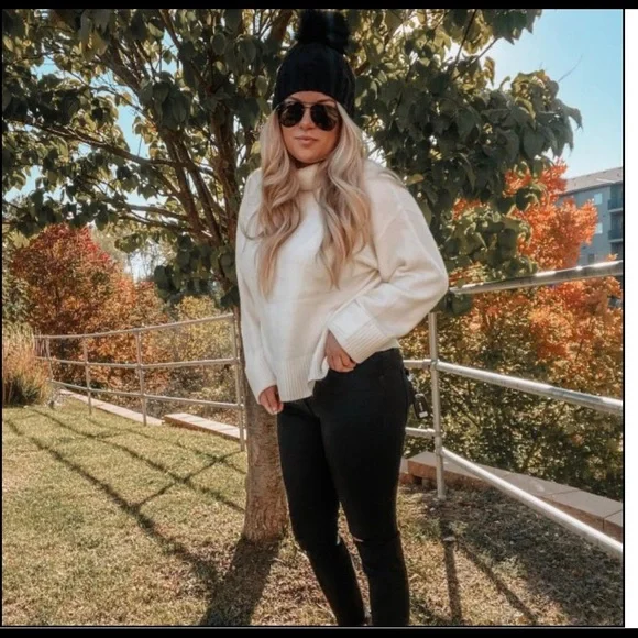 New Express Soft Pom Beanie Brown Tan Women Cable Knit Soft Winter Warm Hat - Picture 4 of 5